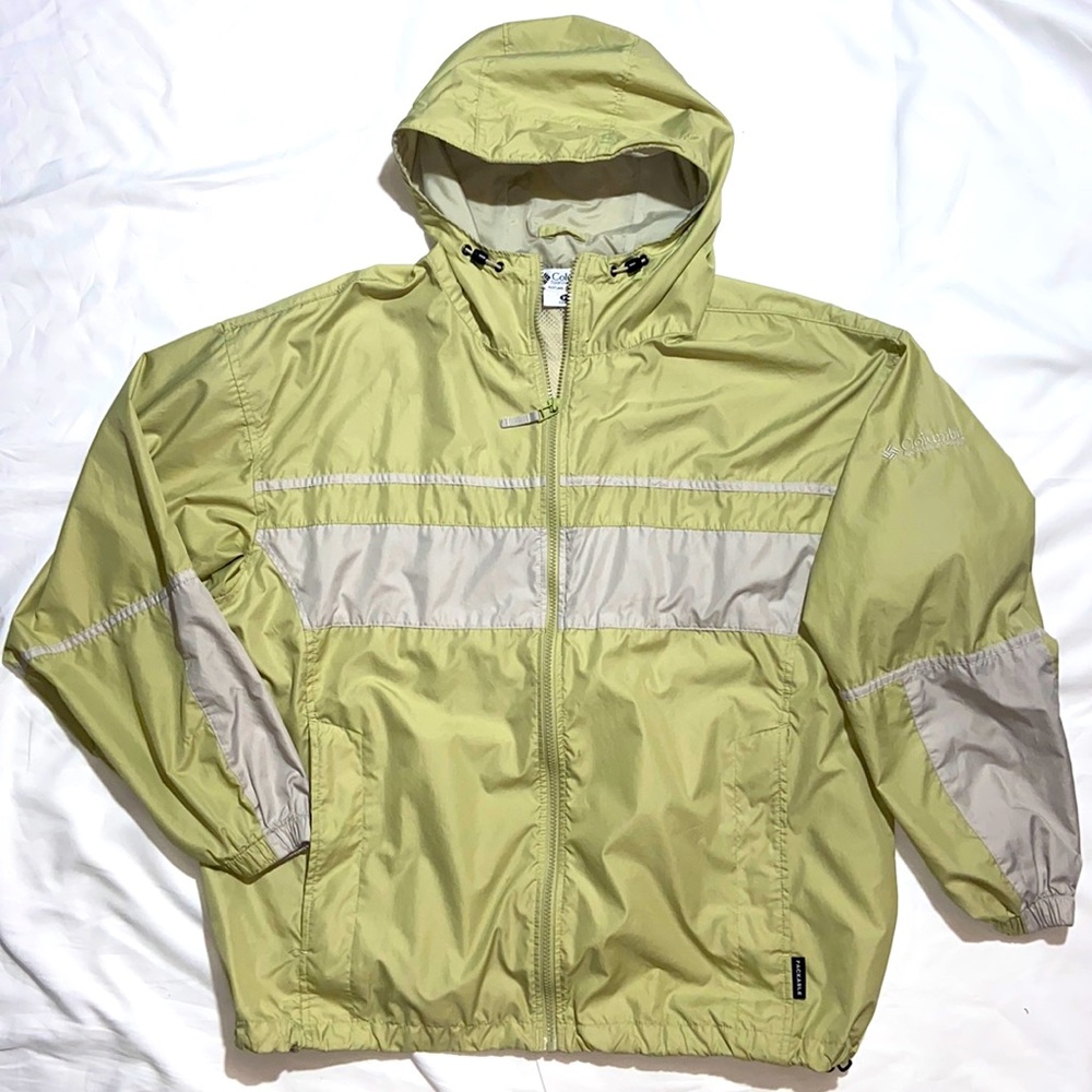 Columbia Sportswear Company Woman’s Windbreaker/Rain Jacket. Size X-Large.